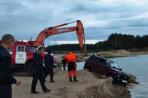 В Ярославской области будут судить водителя, который утопил жену и сына